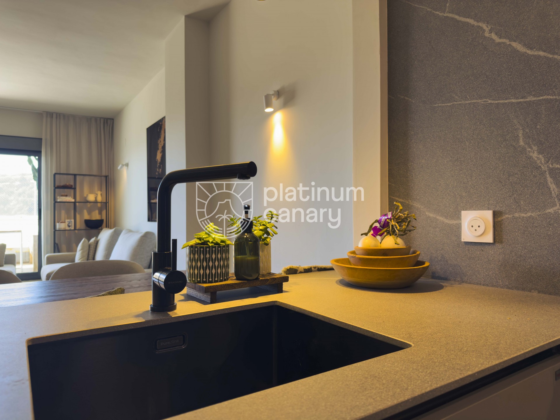 4bf71a78-508b-44d6-ad67-6a5ea50e81d5