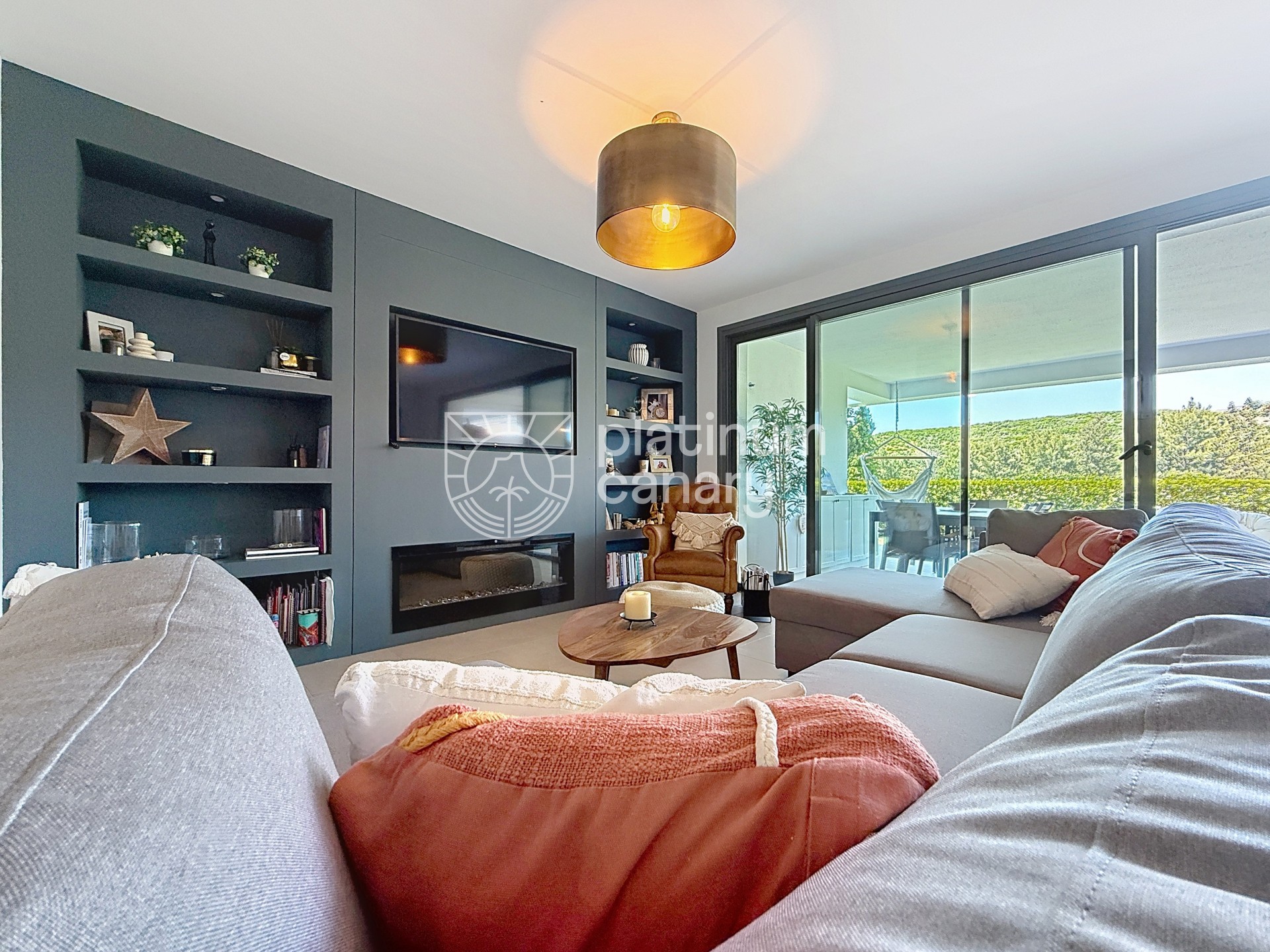 8e8d8b7d-797b-4978-bab9-46395b050e18