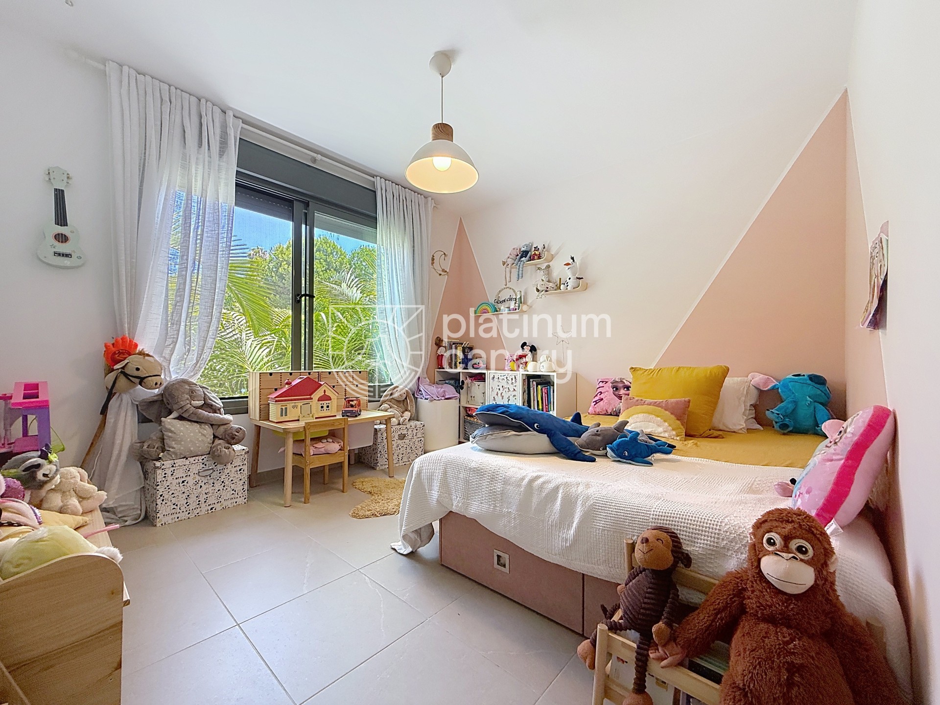 9240091e-76f7-4221-bb52-a1fb657d04b6