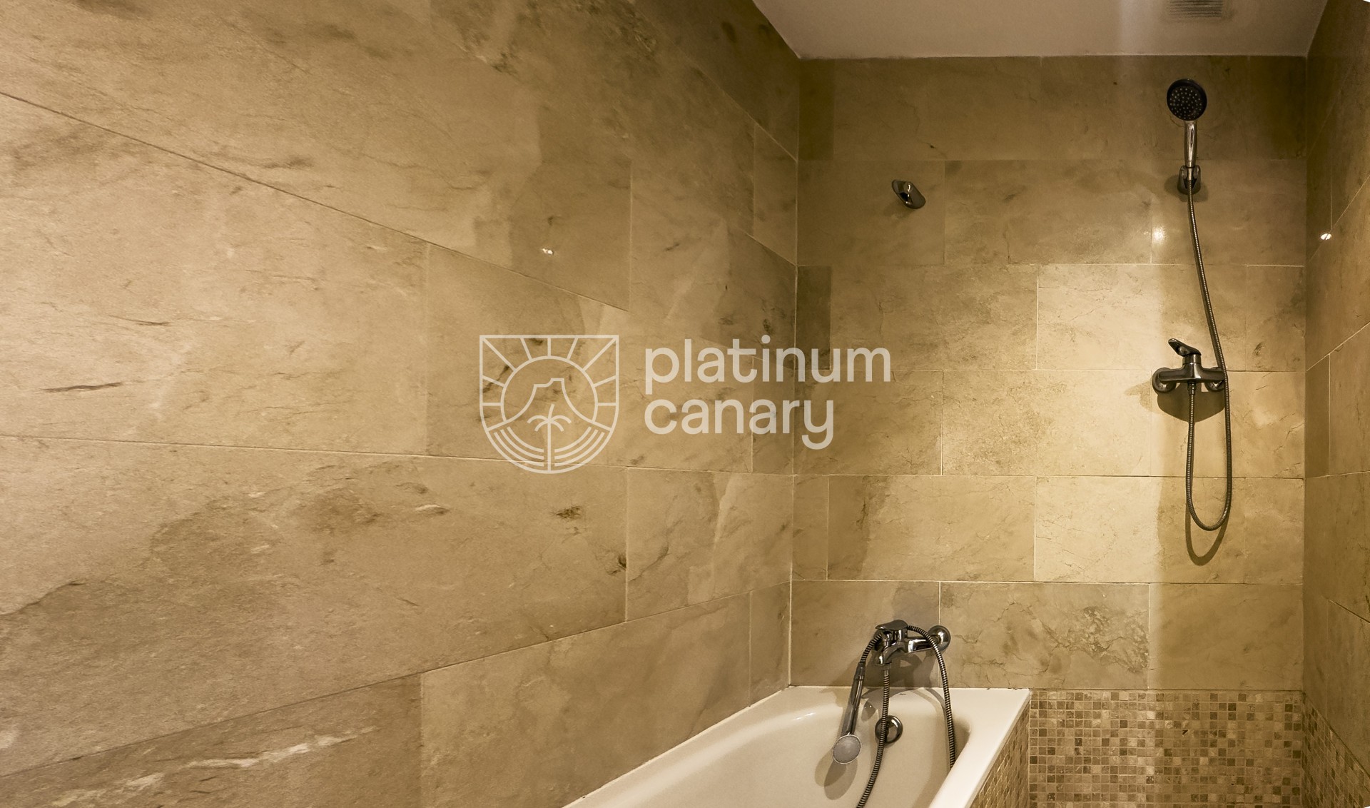 d346b39d-08de-4cad-b54c-b48a88f3c4eb