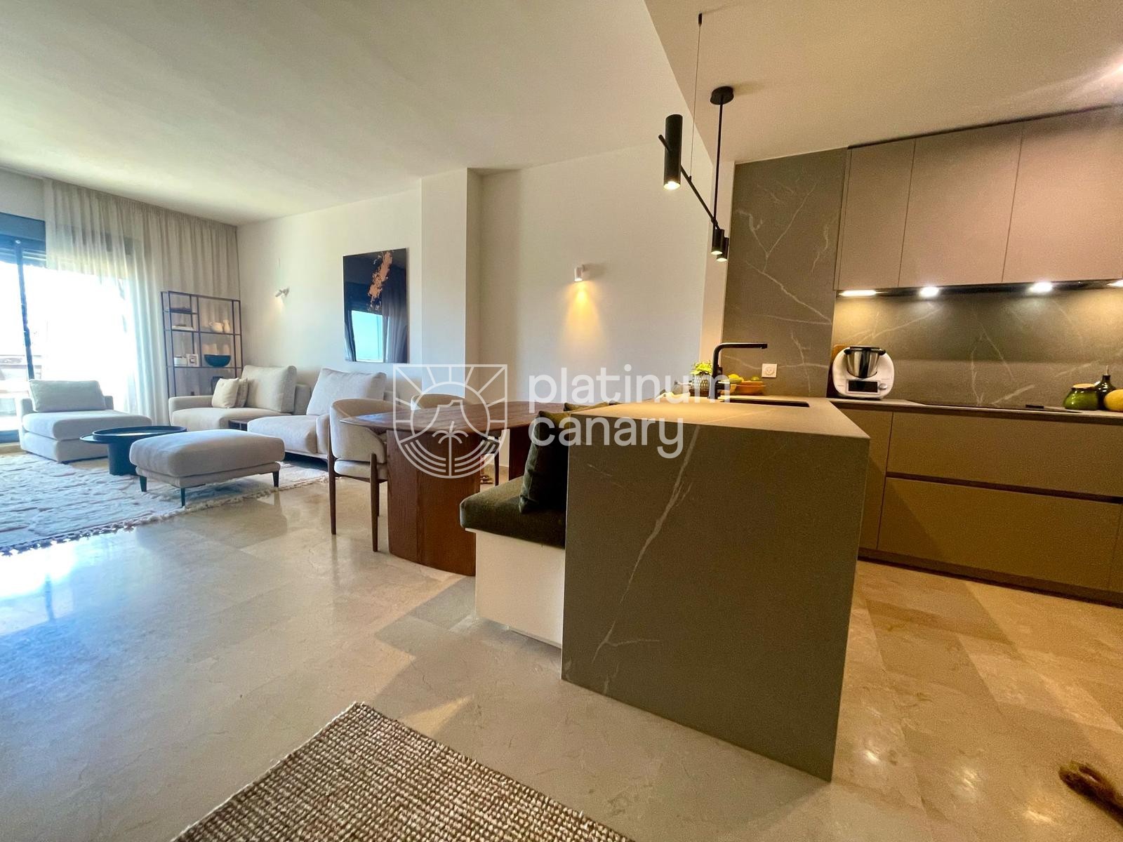 f408a916-7efa-4155-8da8-7b426b257ff8