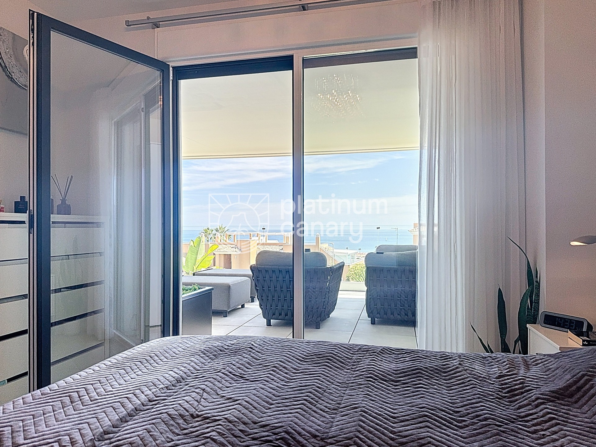 ef386850-d8d6-41c1-add4-618e7ed71d46