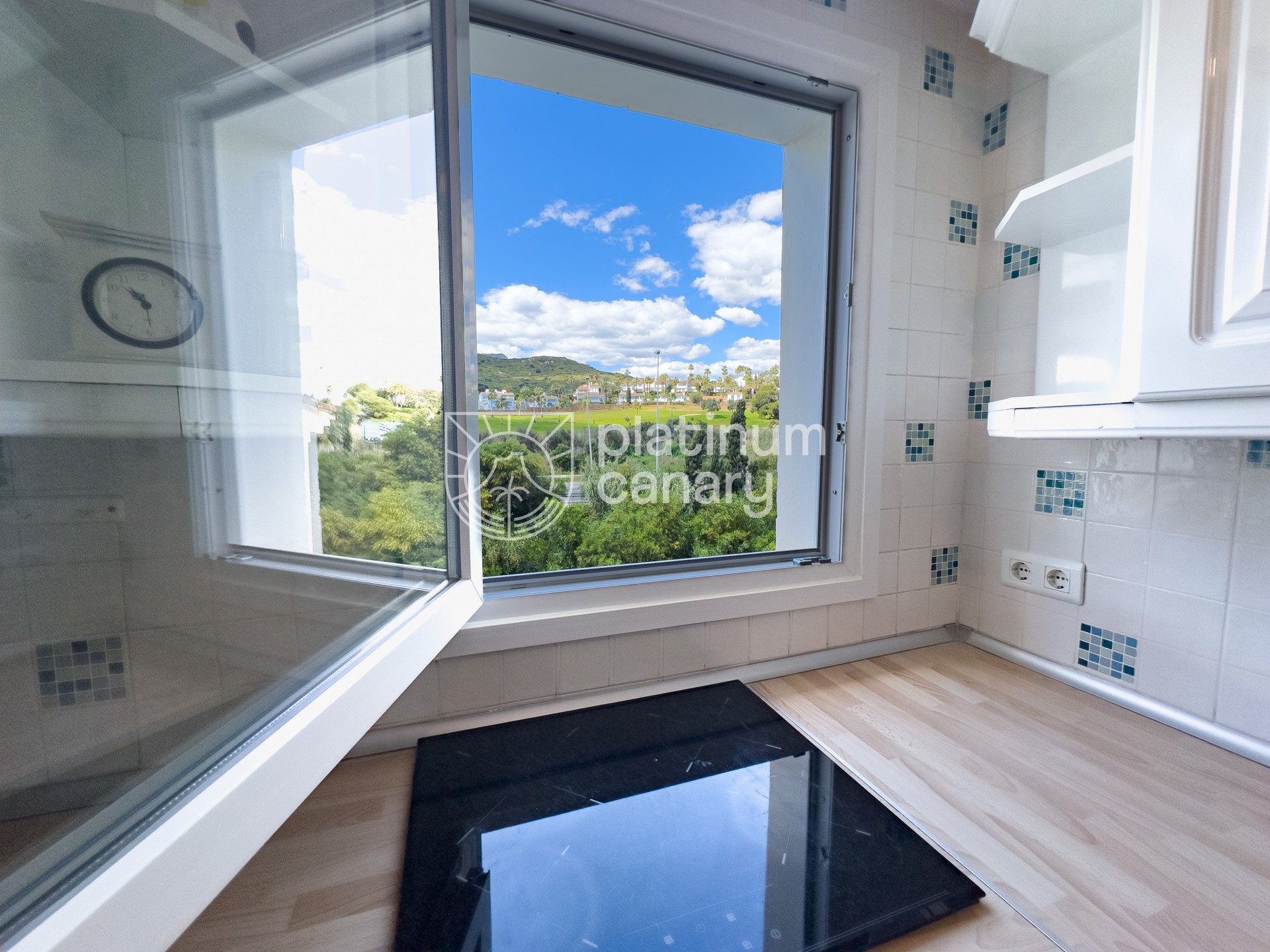 c700877b-1725-478f-8028-0a80973965c0 (1)