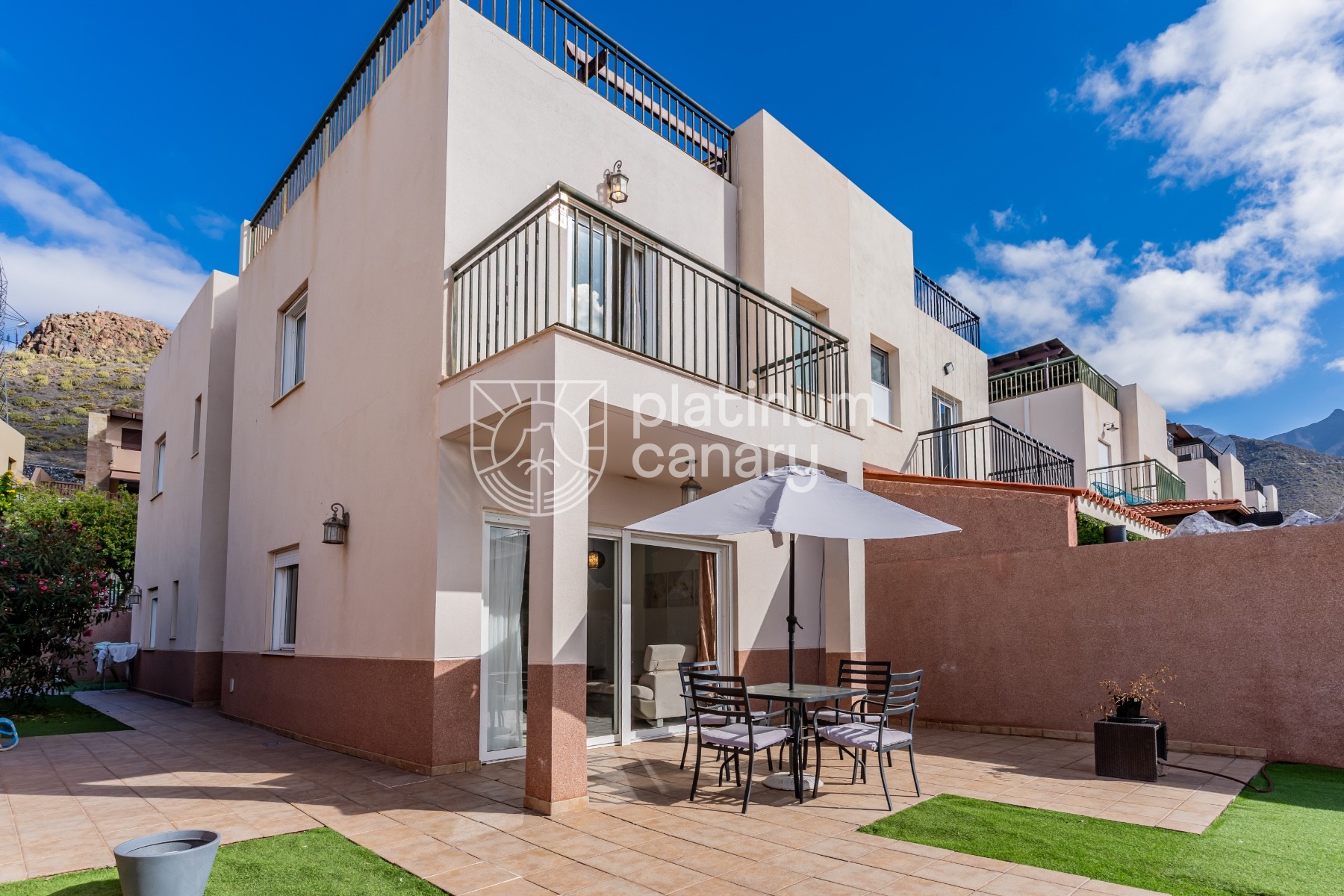 o_1j8ofv28i18o8178n29vh5qq3t3b